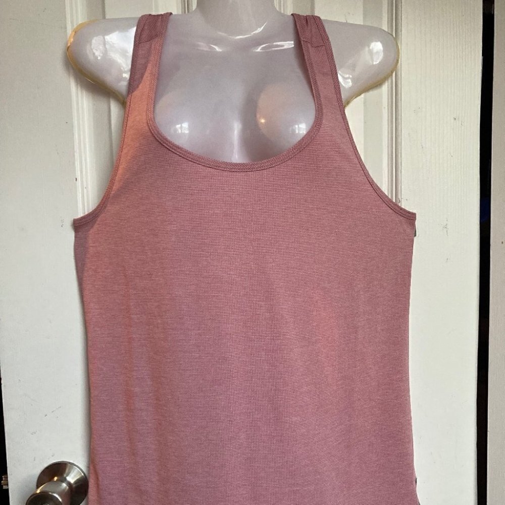 ❤️ 2 for $10 ❤️ Unbranded tank racerback style tie between small & Medium PINK